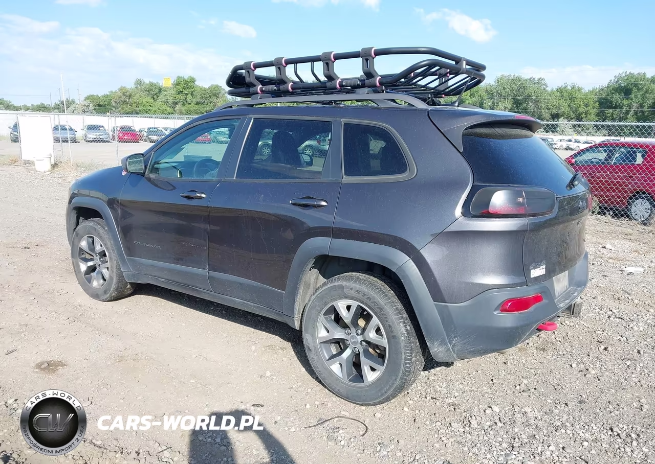 2015 Jeep Cherokee Trailhawk VIN:1C4PJMBS8FW735607 - 3
