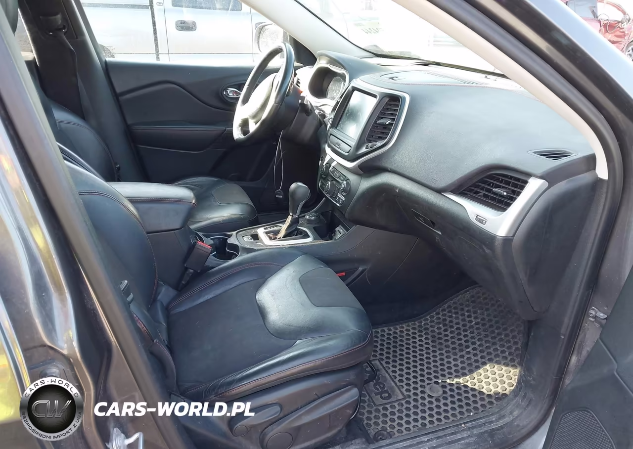 2015 Jeep Cherokee Trailhawk VIN:1C4PJMBS8FW735607 - 5
