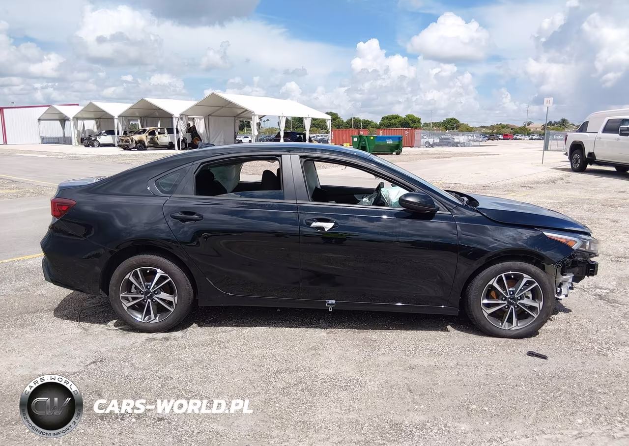 2024 Kia Forte Lxs VIN:3KPF24AD0RE797979 - 13