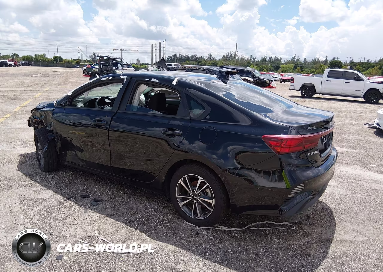 2024 Kia Forte Lxs VIN:3KPF24AD0RE797979 - 3