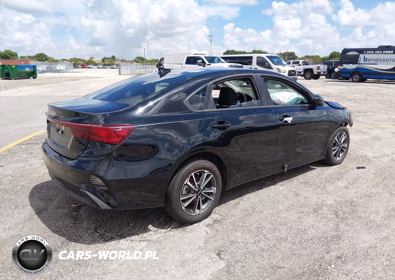 2024 Kia Forte Lxs VIN:3KPF24AD0RE797979 - 4