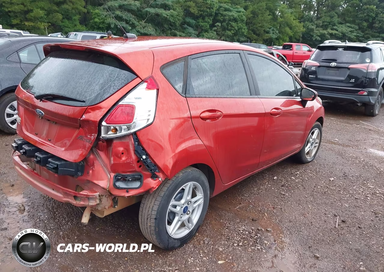 2018 Ford Fiesta Se VIN:3FADP4EJ2JM123132 - 4