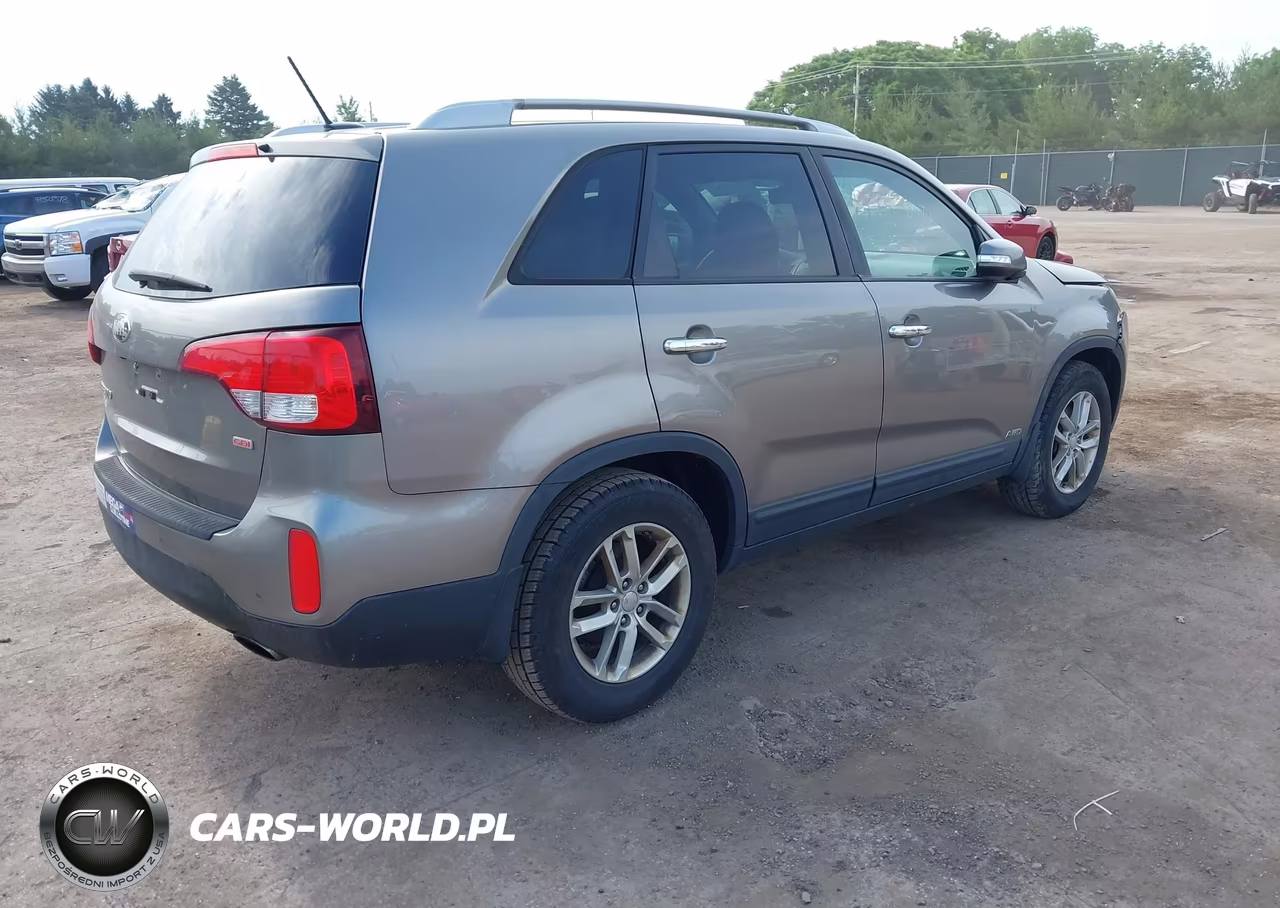 2014 Kia Sorento Lx V6 VIN:5XYKTDA71EG446842 - 4