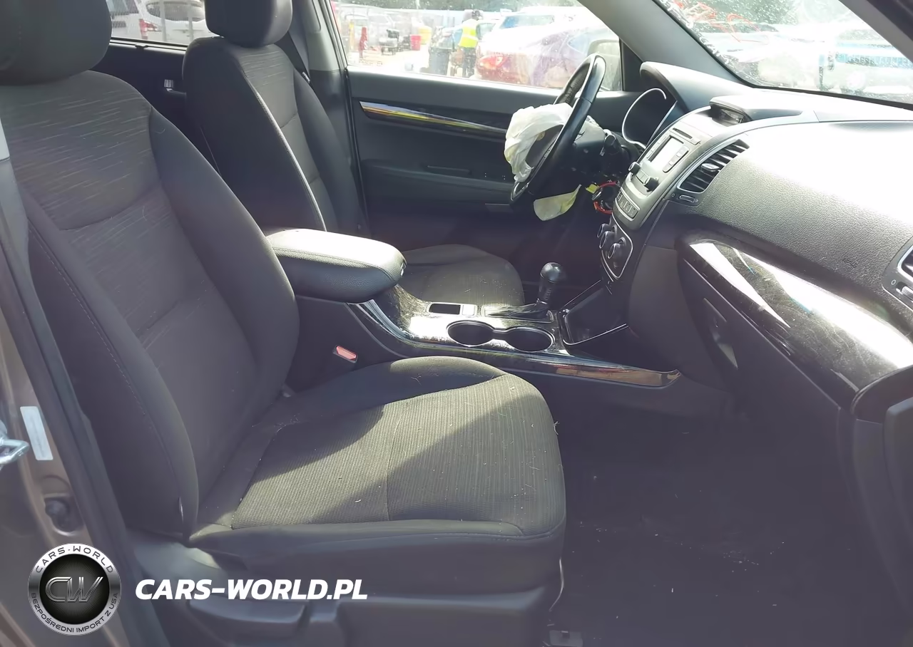 2014 Kia Sorento Lx V6 VIN:5XYKTDA71EG446842 - 5