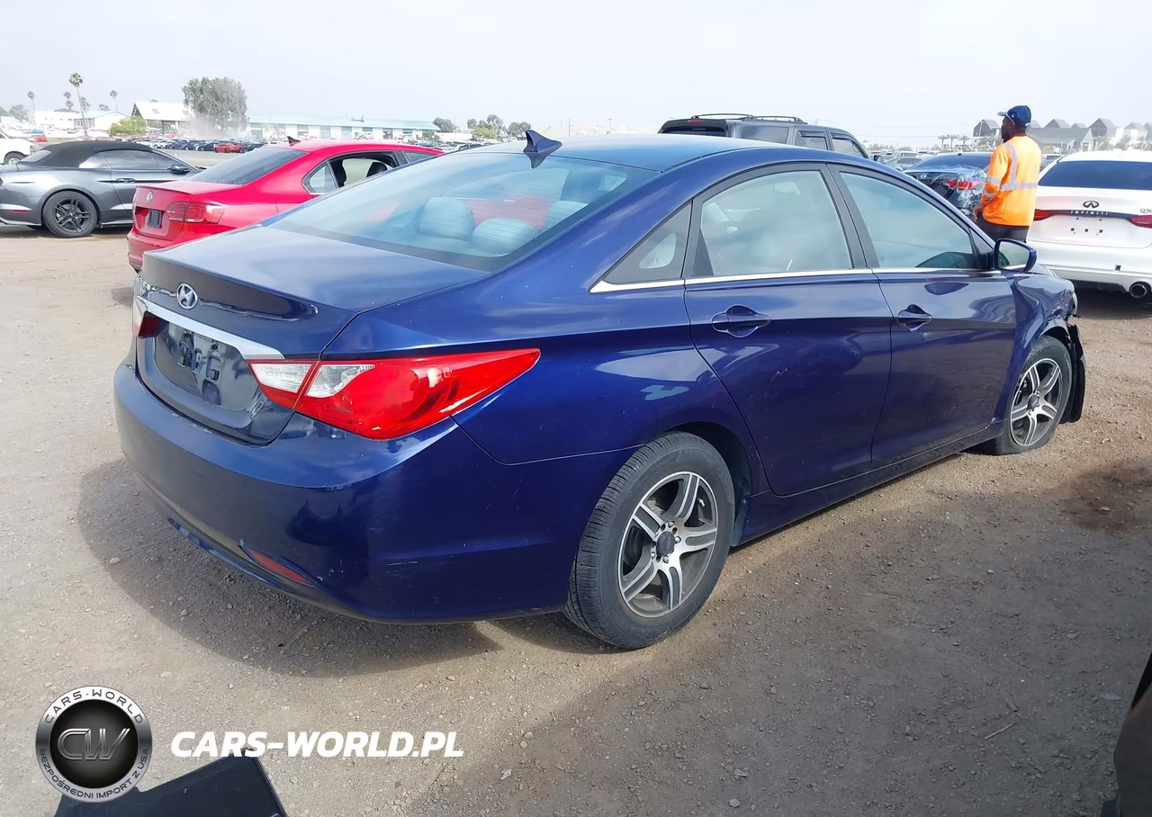 2011 Hyundai Sonata Gls VIN:5NPEB4AC7BH060699 - 4