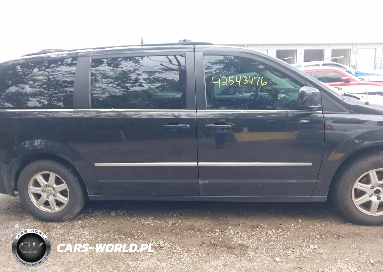 2010 Chrysler Town & Country Touring VIN:2A4RR5D15AR305122 - 13