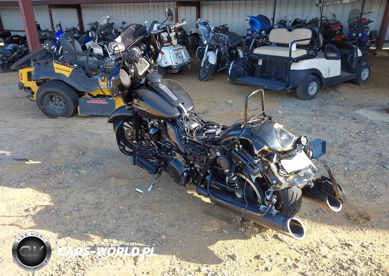 2018 Harley-Davidson Flhxs Street Glide Special VIN:1HD1KRC17JB667269 - 3