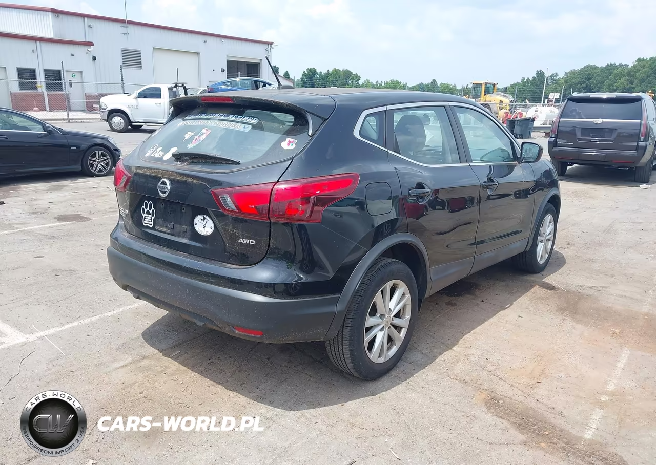2017 Nissan Rogue Sport S VIN:JN1BJ1CRXHW132717 - 4