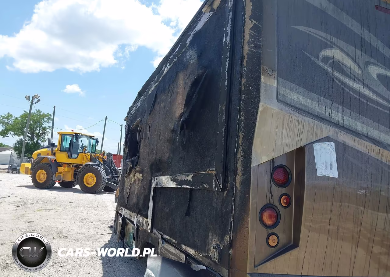 2018 Mercedes-Benz Sprinter 3500 High Roof V6 VIN:WDAPF4CC2J9763843 - 14
