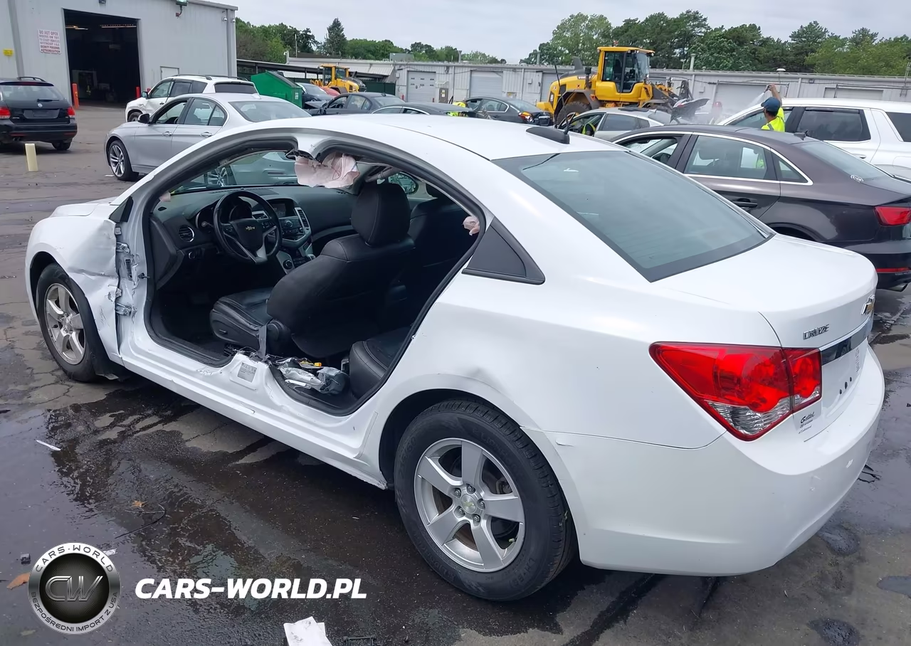 2015 Chevrolet Cruze 2Lt Auto VIN:1G1PE5SB2F7232443 - 3