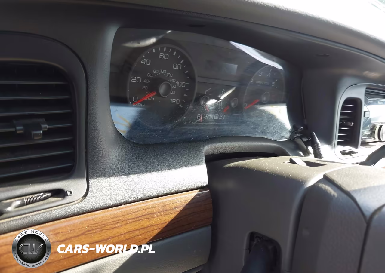 2008 Ford Crown Victoria Standard VIN:2FAFP73V88X154724 - 7