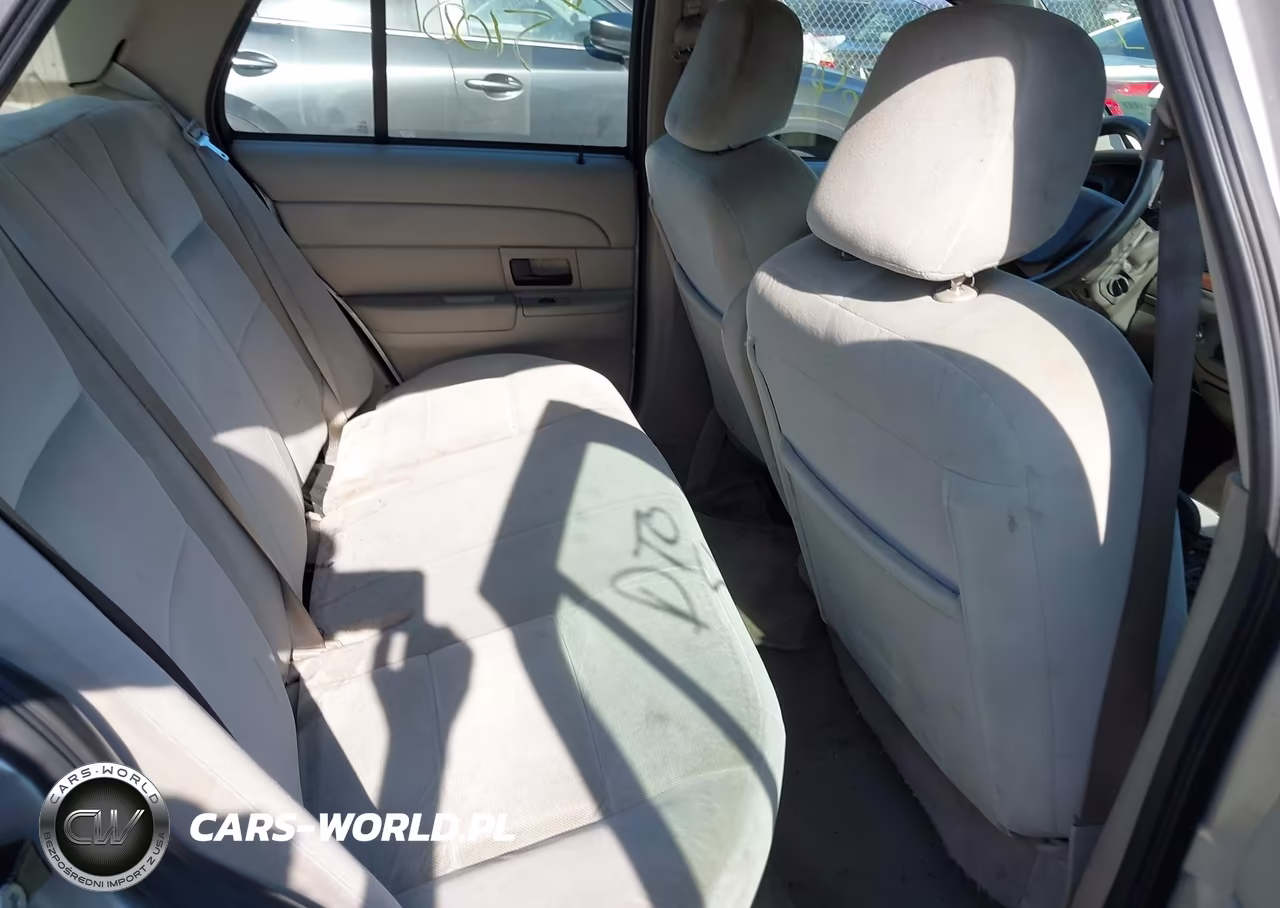 2008 Ford Crown Victoria Standard VIN:2FAFP73V88X154724 - 8