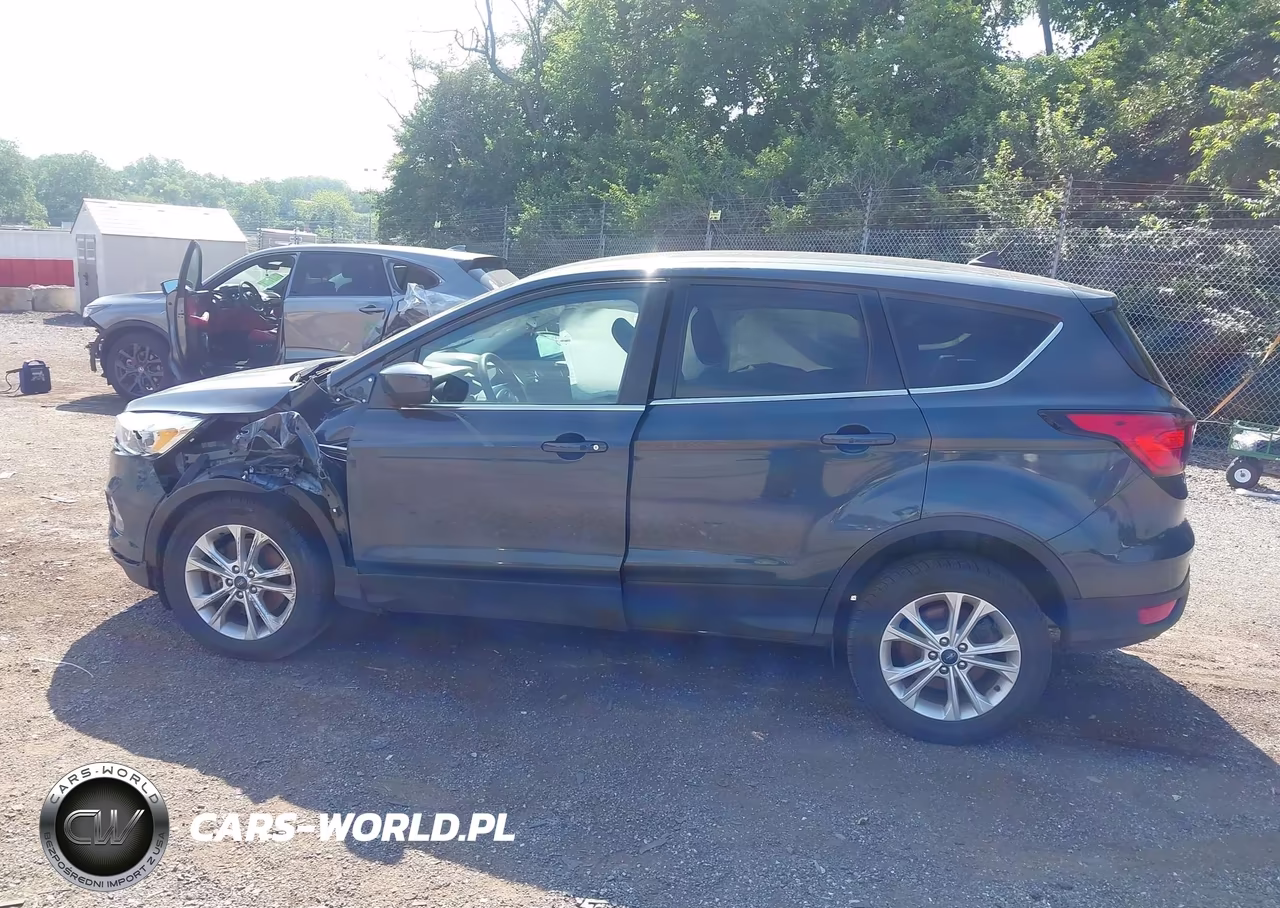 2019 Ford Escape Se VIN:1FMCU9GD9KUA94630 - 6