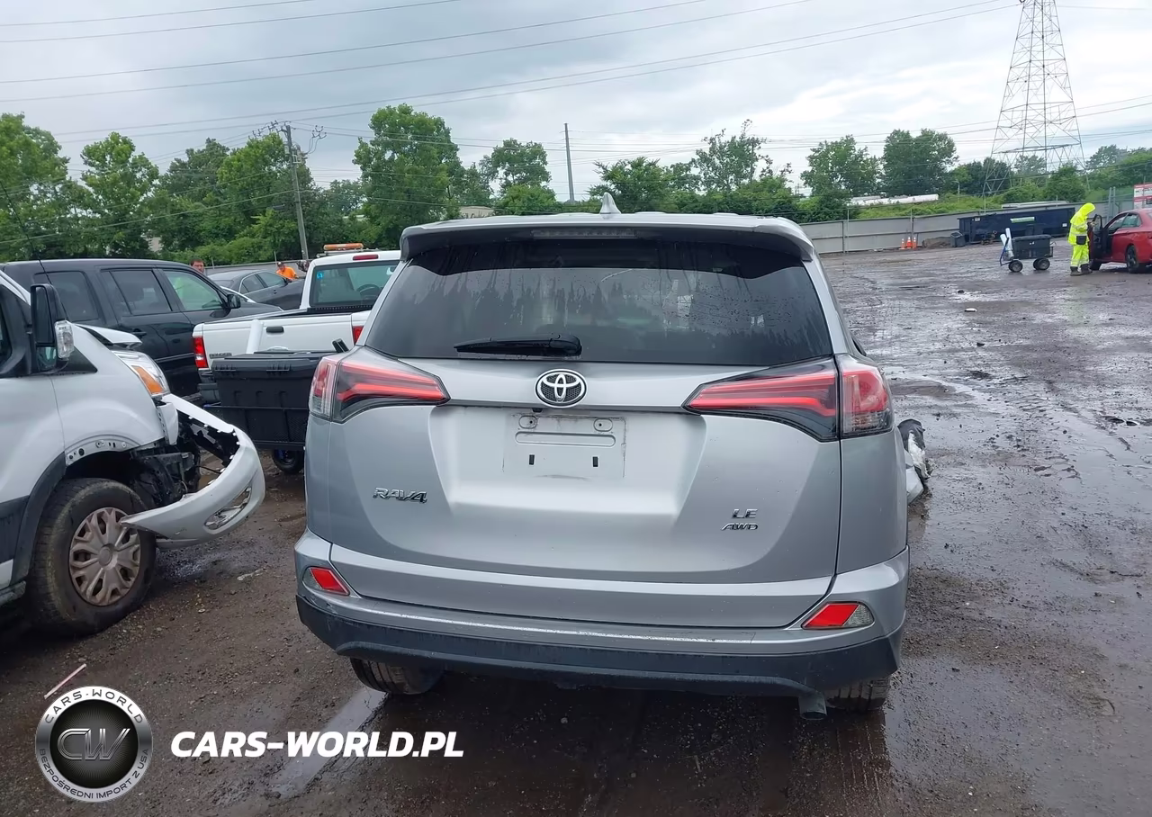 2018 Toyota Rav4 Le VIN:2T3BFREV3JW709681 - 17