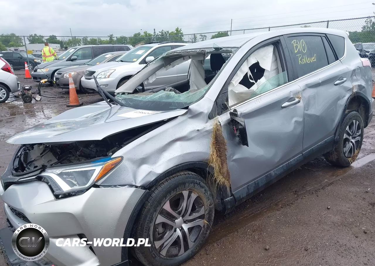2018 Toyota Rav4 Le VIN:2T3BFREV3JW709681 - 2
