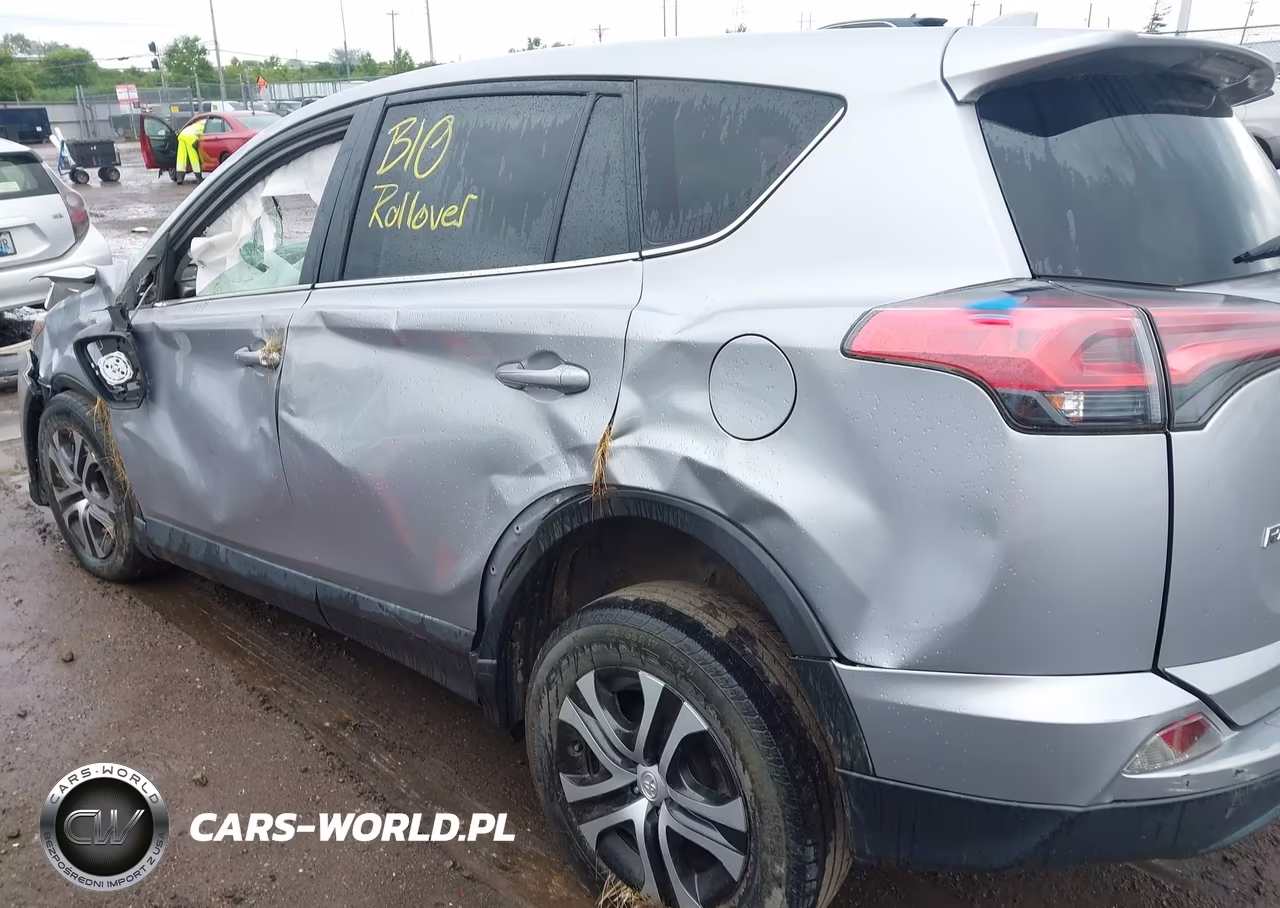 2018 Toyota Rav4 Le VIN:2T3BFREV3JW709681 - 3