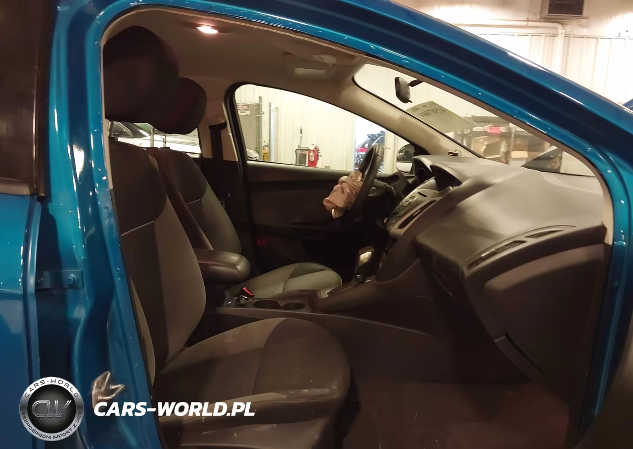 2014 Ford Focus Se VIN:1FADP3F23EL369695 - 5