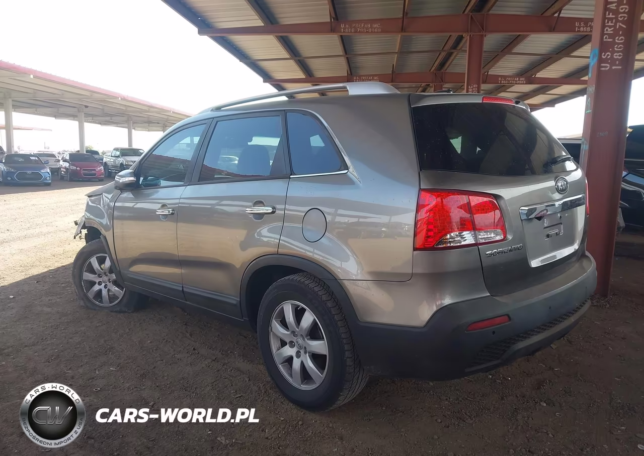 2013 Kia Sorento Lx VIN:5XYKT3A65DG424164 - 3