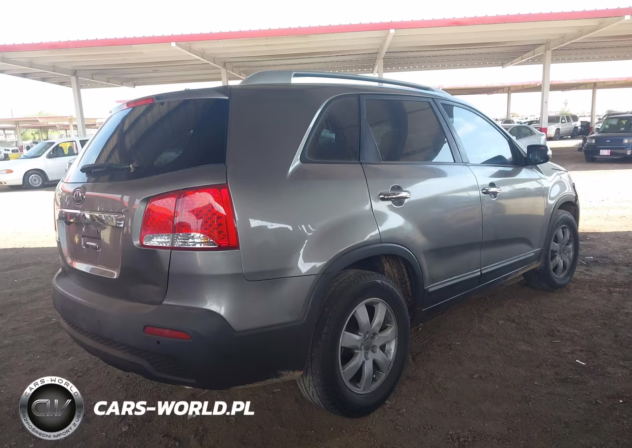 2013 Kia Sorento Lx VIN:5XYKT3A65DG424164 - 4