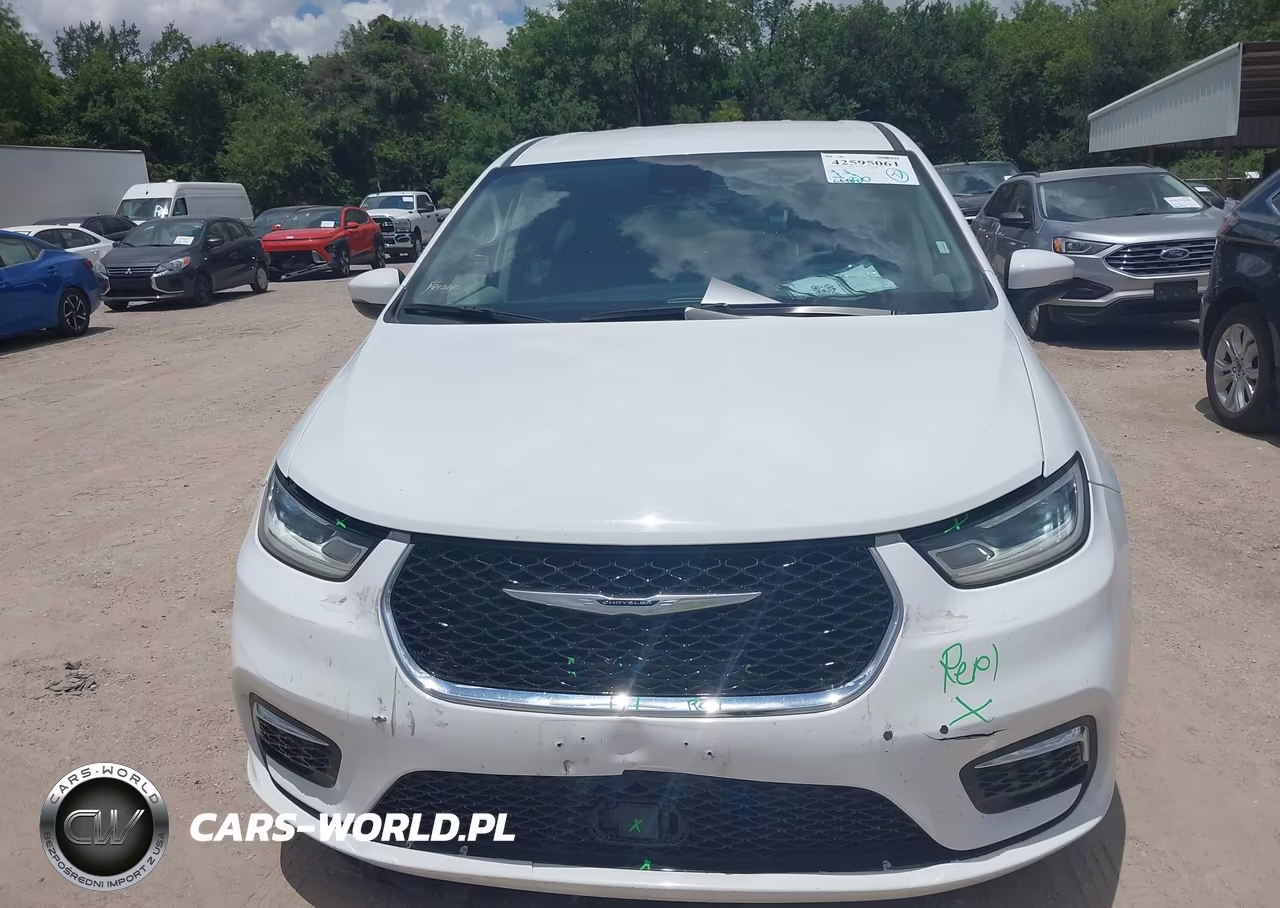 2023 Chrysler Pacifica Hybrid Touring L VIN:2C4RC1L71PR622474 - 12