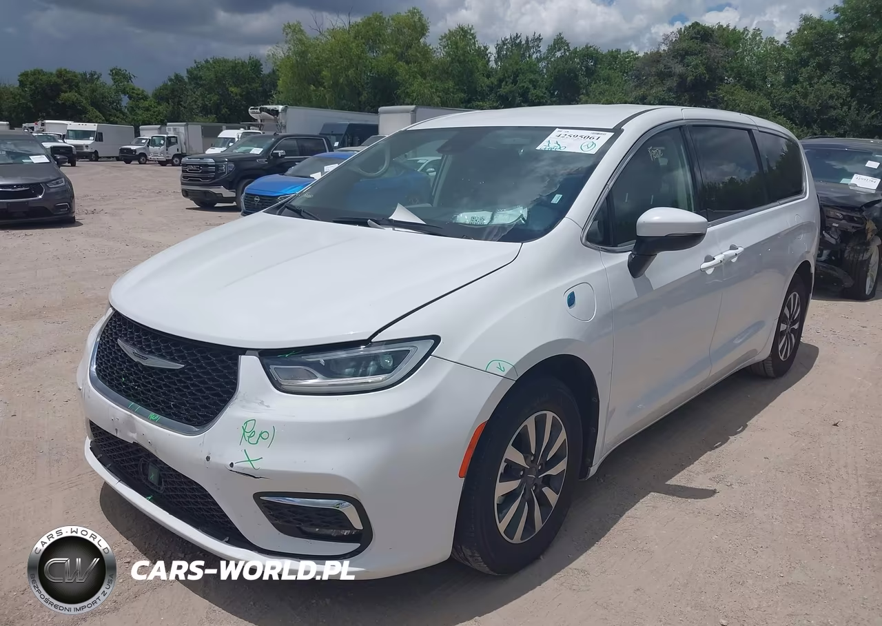 2023 Chrysler Pacifica Hybrid Touring L VIN:2C4RC1L71PR622474 - 2