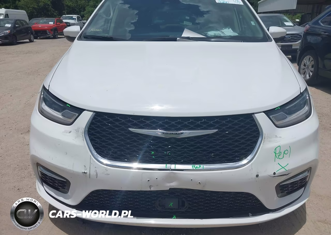 2023 Chrysler Pacifica Hybrid Touring L VIN:2C4RC1L71PR622474 - 6