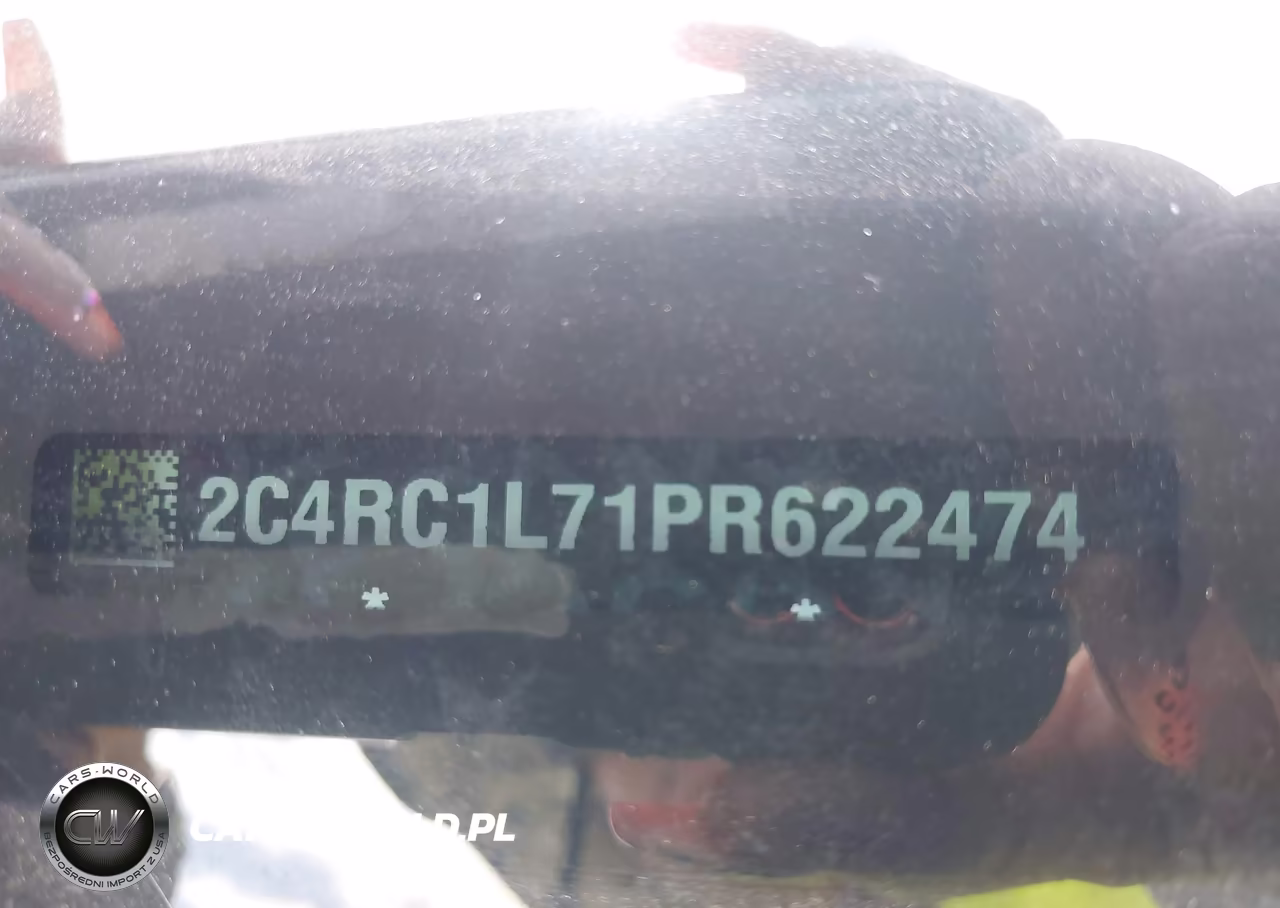 2023 Chrysler Pacifica Hybrid Touring L VIN:2C4RC1L71PR622474 - 9