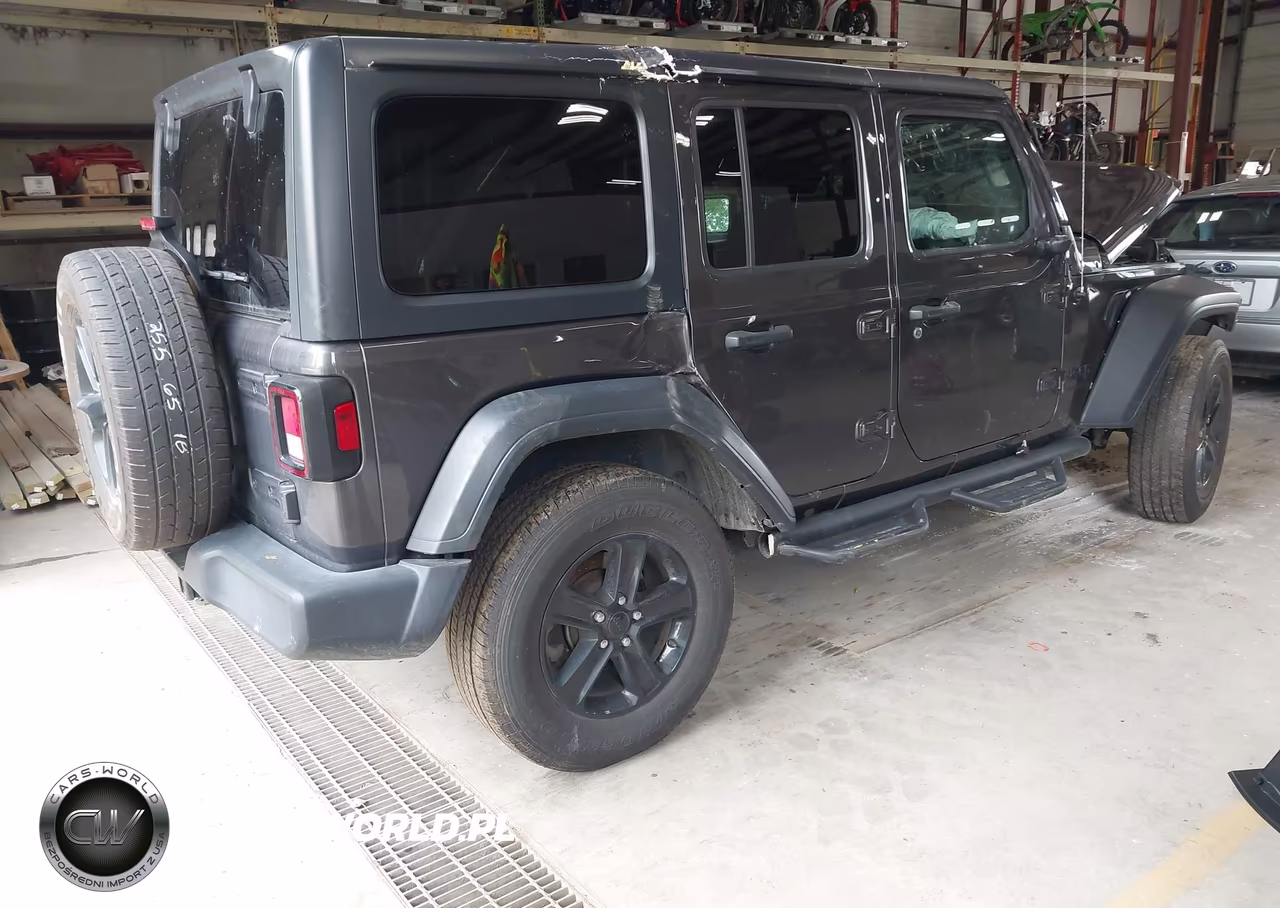 2020 Jeep Wrangler Unlimited Sport Altitude 4X4 VIN:1C4HJXDN0LW200151 - 4