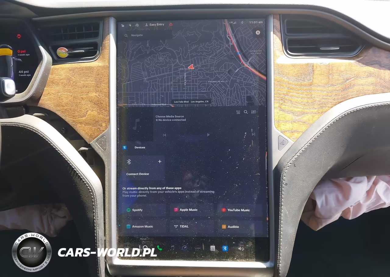 2018 Tesla Model S VIN:5YJSA1E29JF262494 - 17