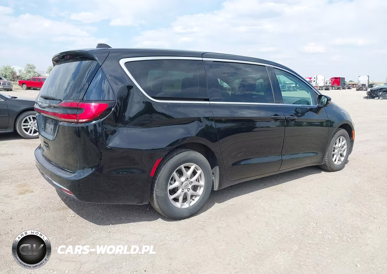 2024 Chrysler Pacifica Touring L VIN:2C4RC1BG9RR149489 - 4