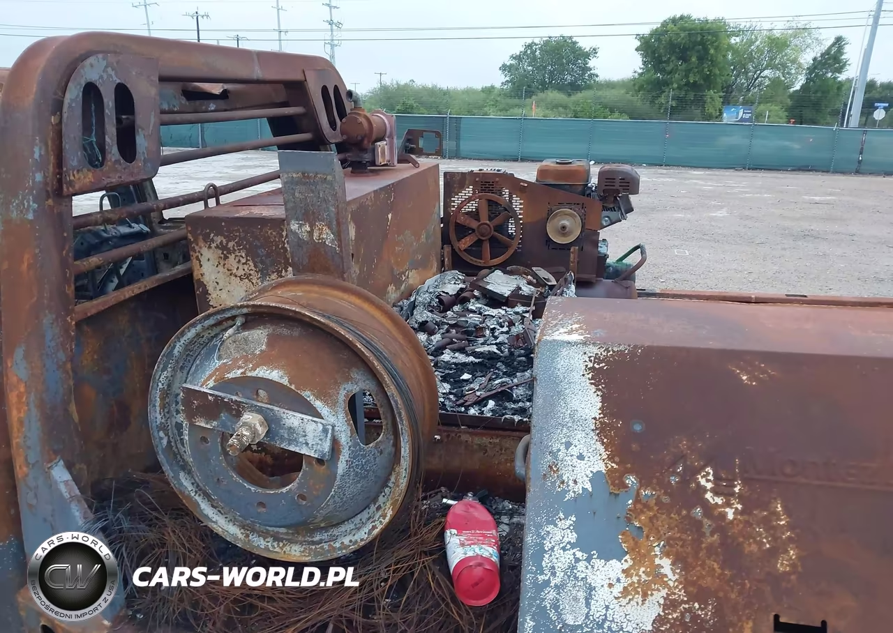 2011 Ford F-350 Chassis Xl VIN:1FD8W3GT6BEB66592 - 11