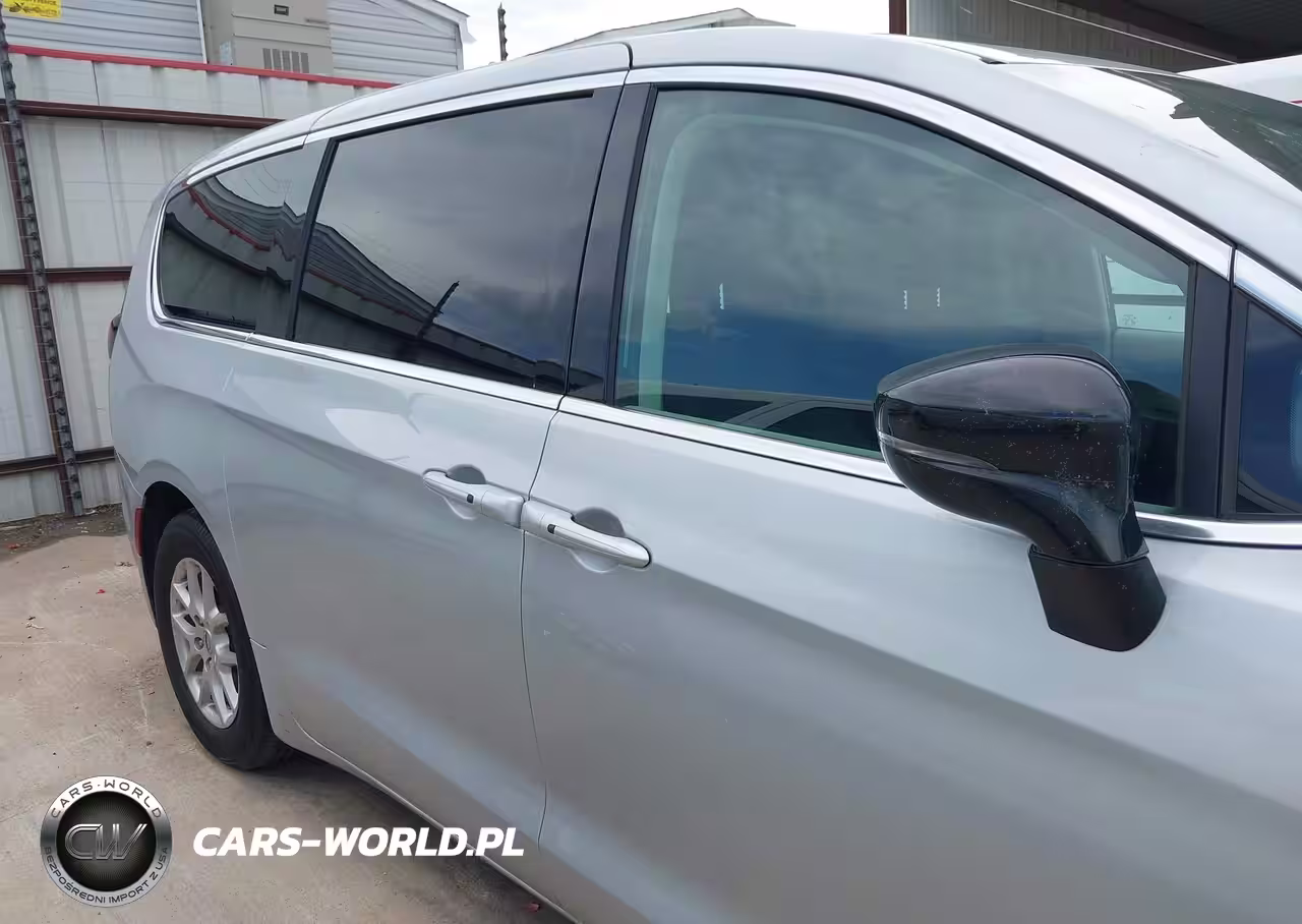 2024 Chrysler Pacifica Touring L VIN:2C4RC1BG9RR163151 - 13