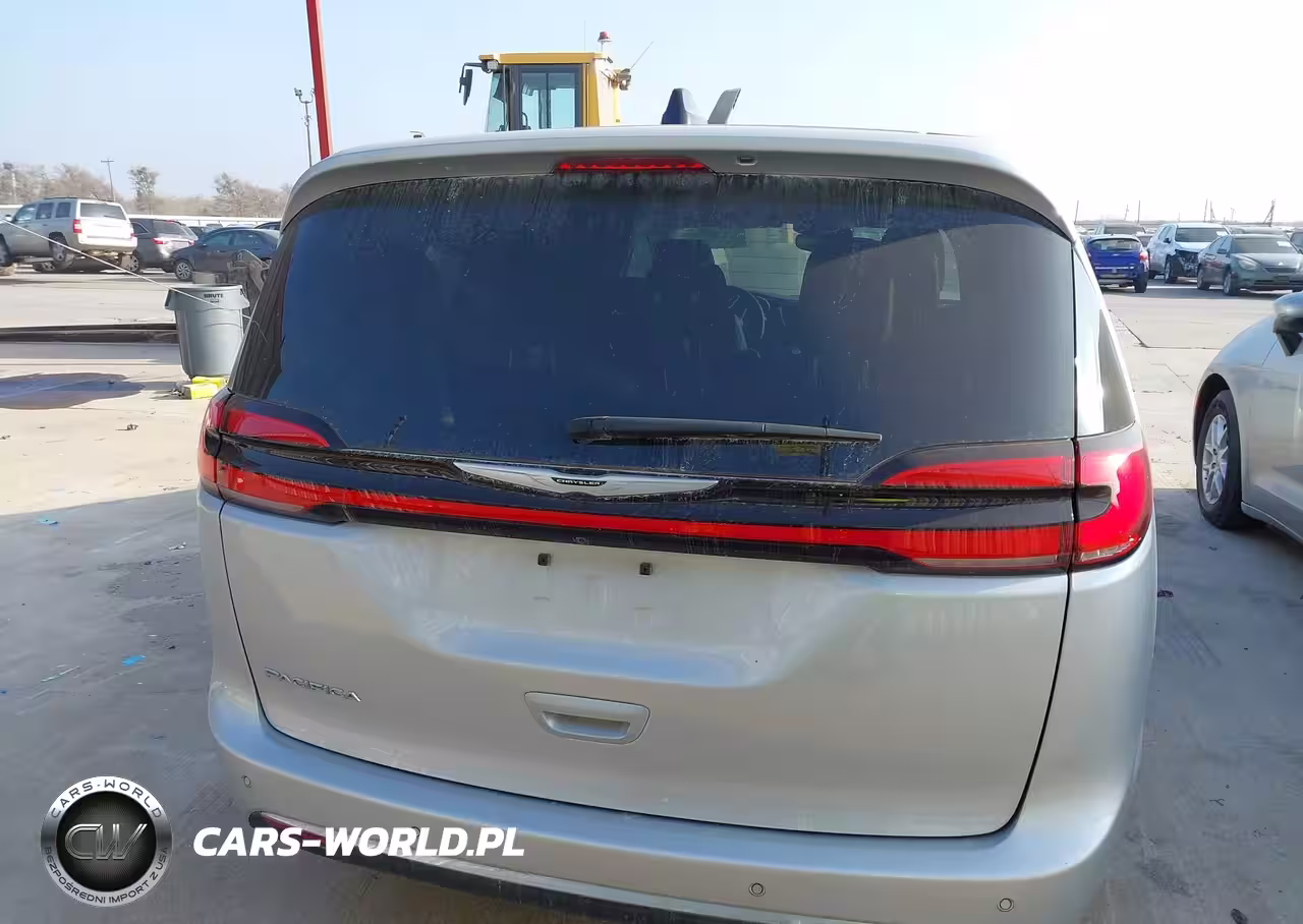 2024 Chrysler Pacifica Touring L VIN:2C4RC1BG9RR163151 - 16