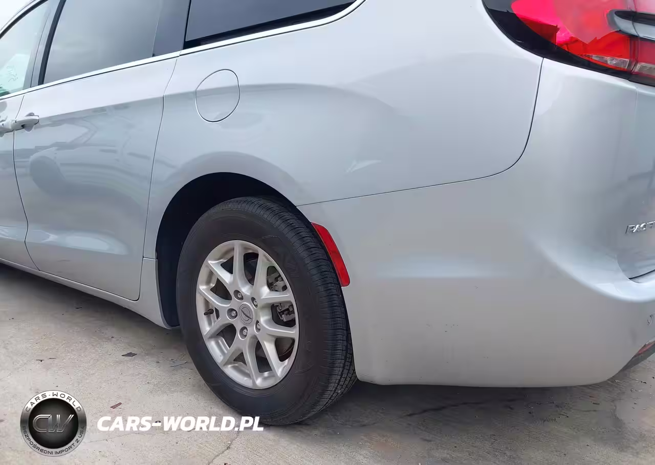 2024 Chrysler Pacifica Touring L VIN:2C4RC1BG9RR163151 - 20