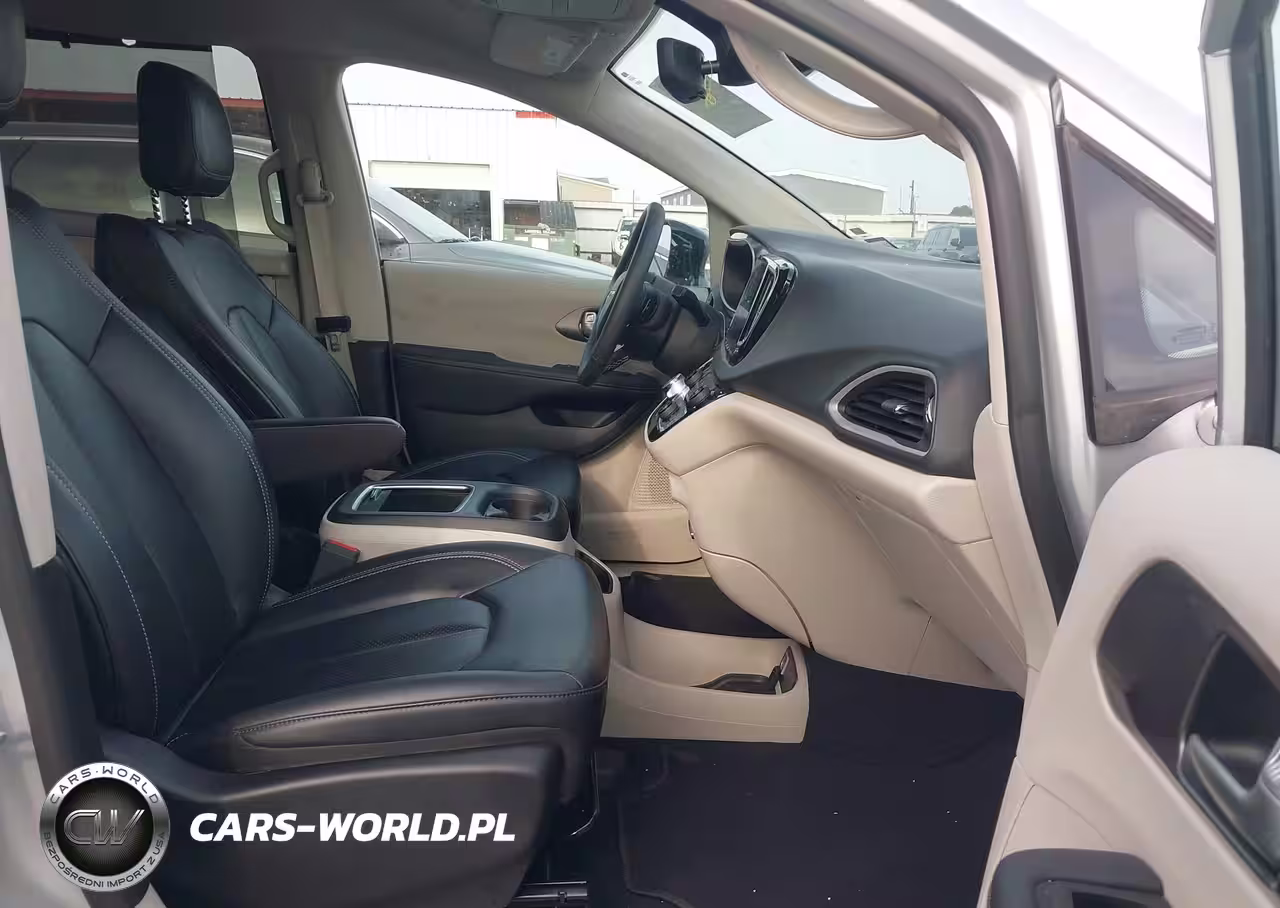 2024 Chrysler Pacifica Touring L VIN:2C4RC1BG9RR163151 - 5