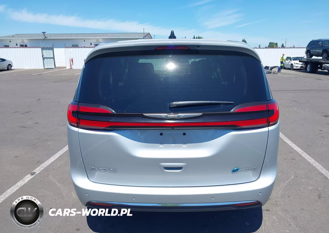 2023 Chrysler Pacifica Hybrid Touring L VIN:2C4RC1L75PR614460 - 16