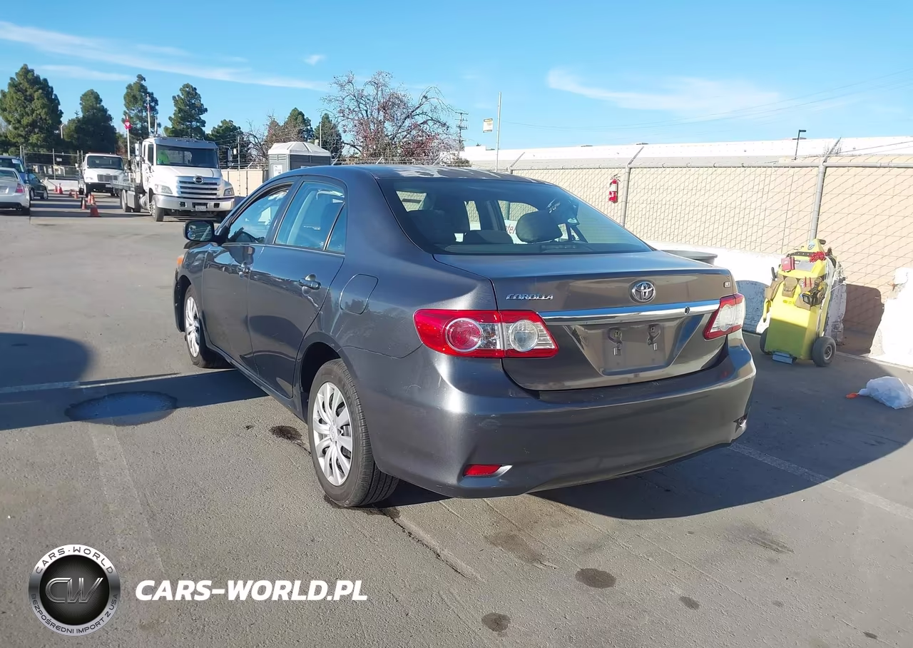 2013 Toyota Corolla Le VIN:2T1BU4EE2DC004524 - 3