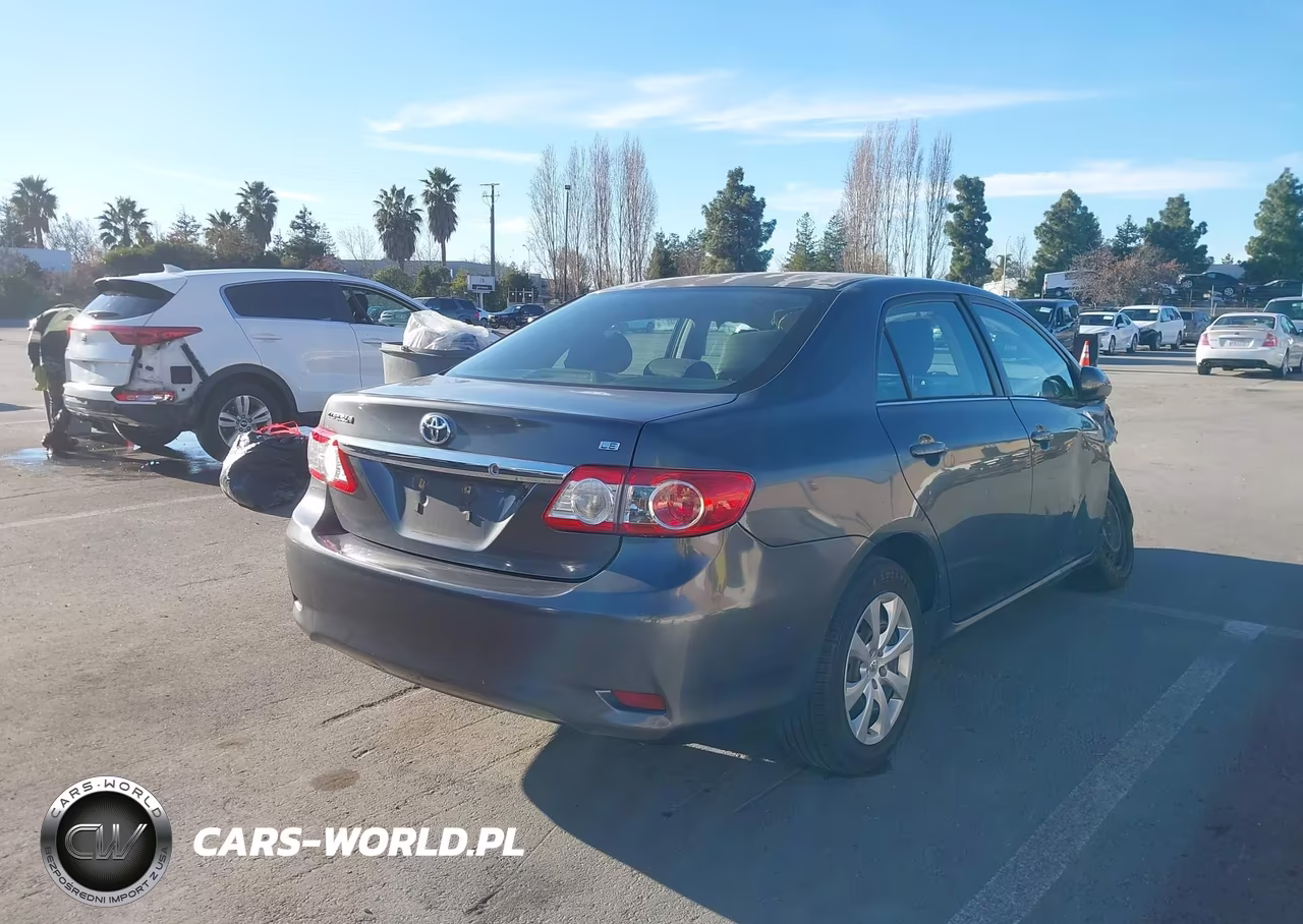 2013 Toyota Corolla Le VIN:2T1BU4EE2DC004524 - 4