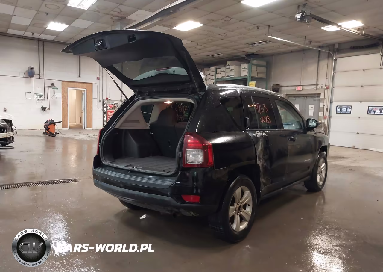 2016 Jeep Compass Sport VIN:1C4NJDBB8GD521415 - 4