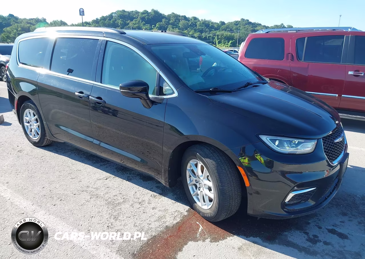 2022 Chrysler Pacifica Touring L VIN:2C4RC1BG1NR125679 - 1