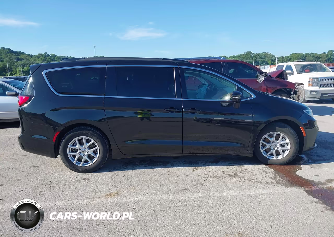 2022 Chrysler Pacifica Touring L VIN:2C4RC1BG1NR125679 - 13