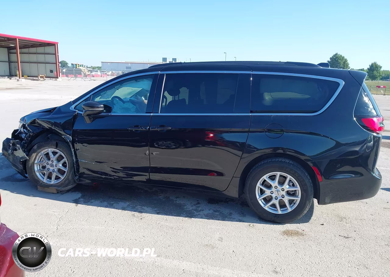 2022 Chrysler Pacifica Touring L VIN:2C4RC1BG1NR125679 - 14