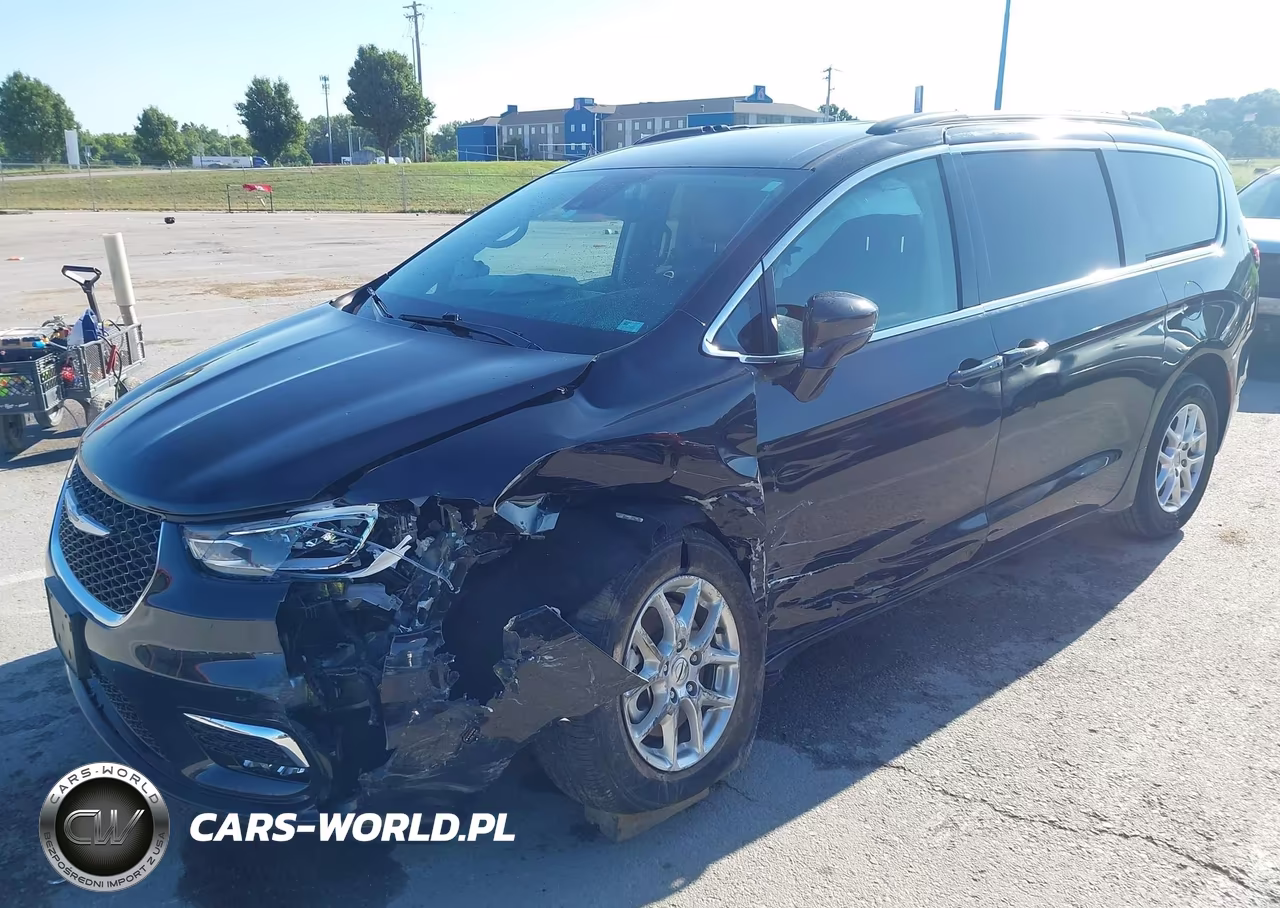 2022 Chrysler Pacifica Touring L VIN:2C4RC1BG1NR125679 - 2