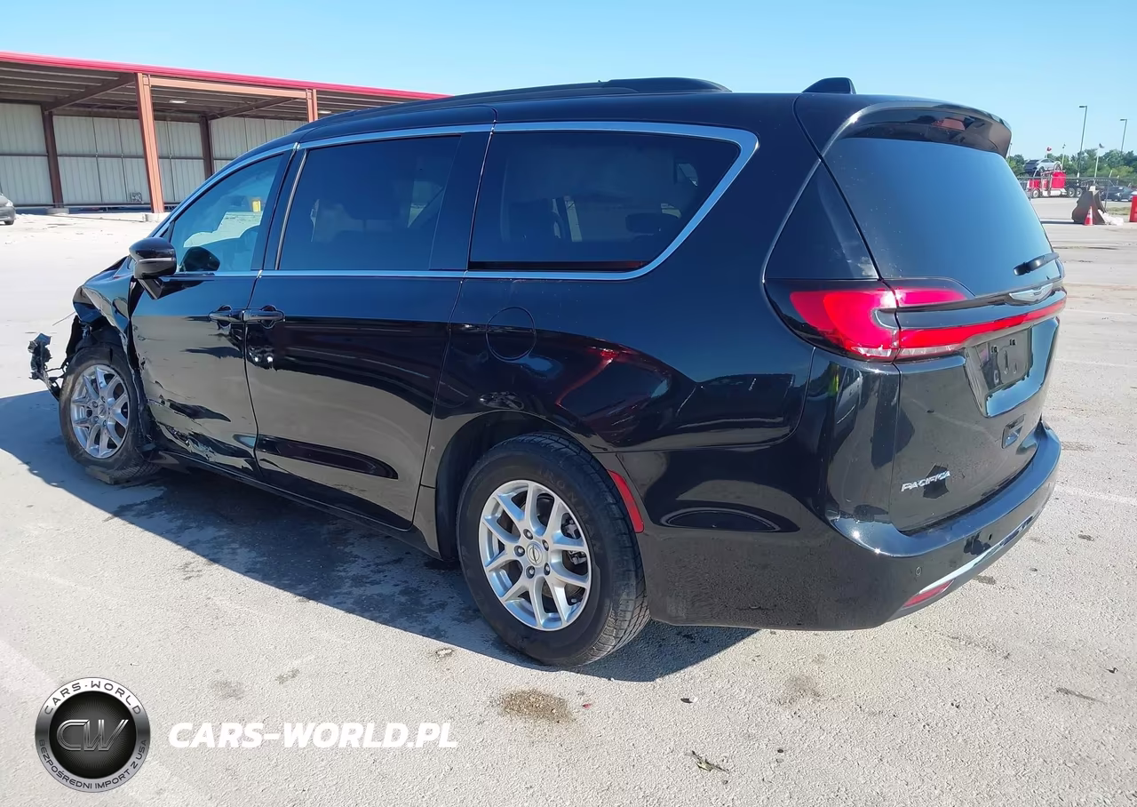 2022 Chrysler Pacifica Touring L VIN:2C4RC1BG1NR125679 - 3