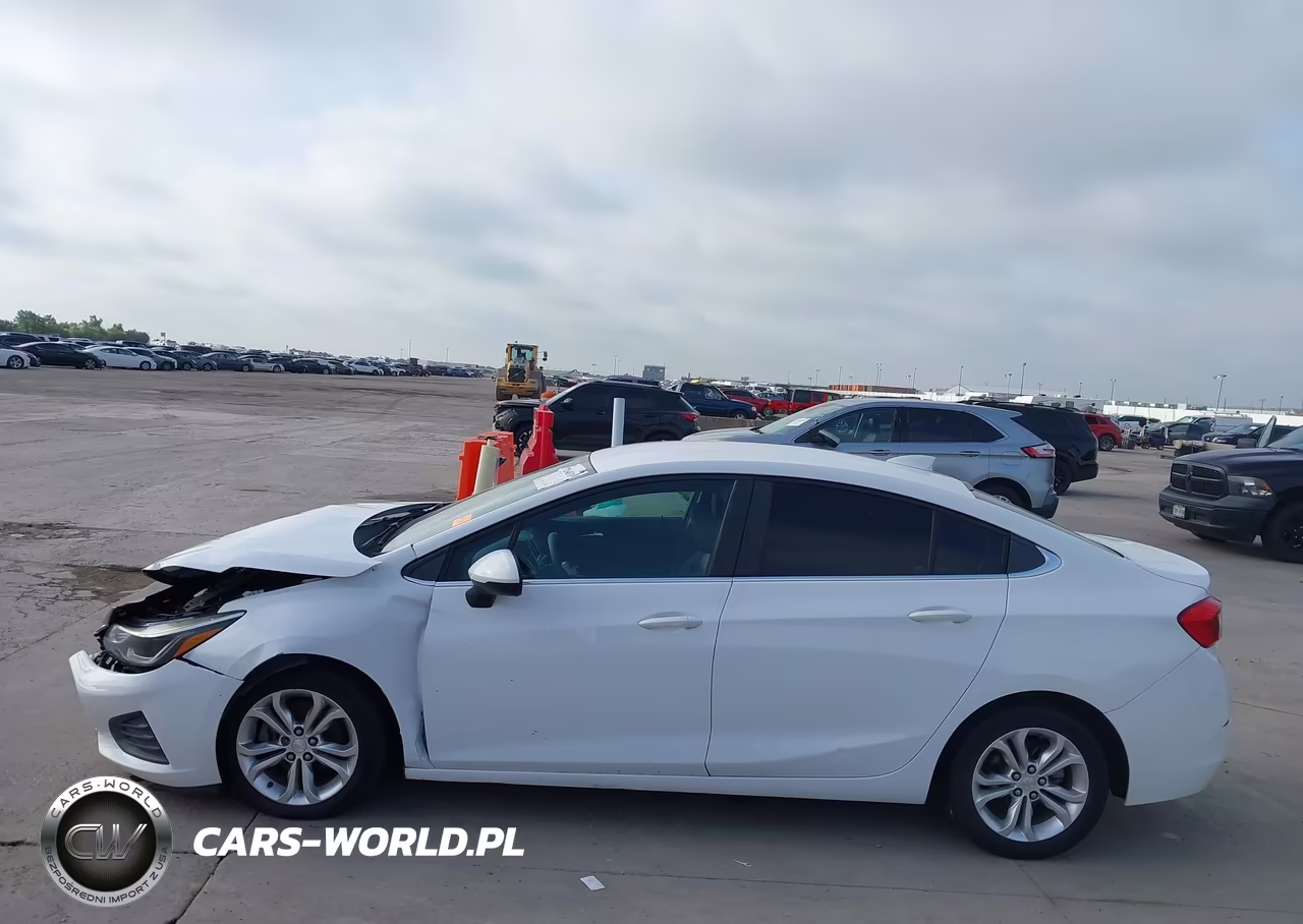 2019 Chevrolet Cruze Lt VIN:1G1BE5SM3K7100409 - 14
