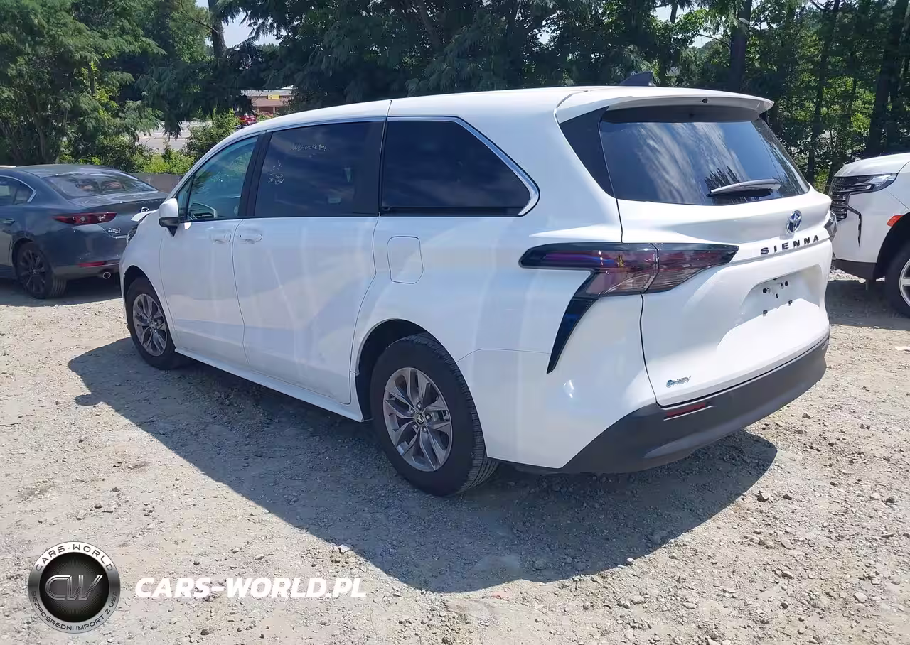 2025 Toyota Sienna Le VIN:5TDKRKEC3SS234923 - 3