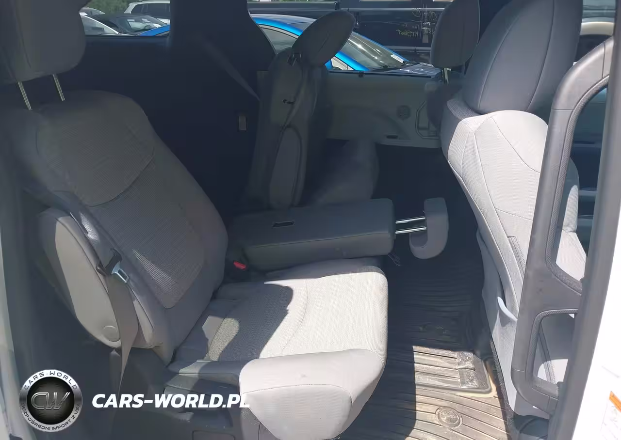 2025 Toyota Sienna Le VIN:5TDKRKEC3SS234923 - 8