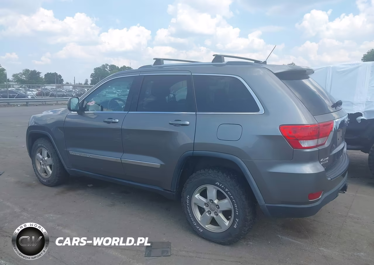2013 Jeep Grand Cherokee Laredo VIN:1C4RJFAGXDC583622 - 14