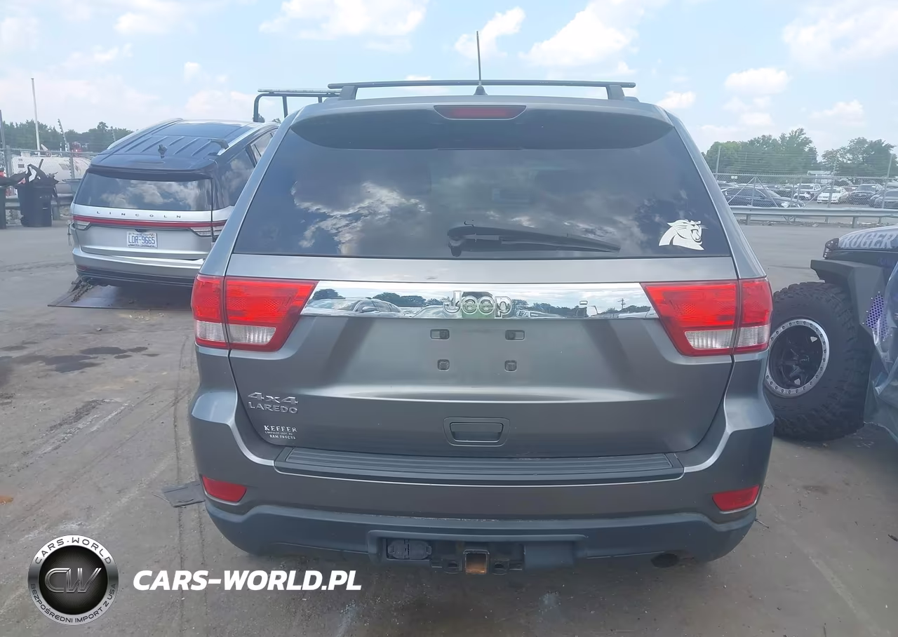 2013 Jeep Grand Cherokee Laredo VIN:1C4RJFAGXDC583622 - 16