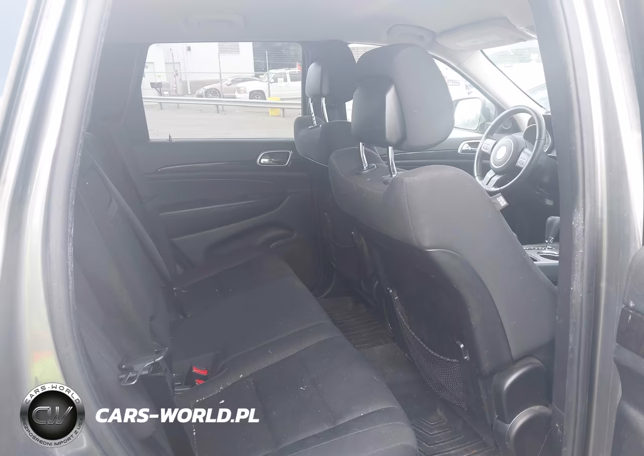 2013 Jeep Grand Cherokee Laredo VIN:1C4RJFAGXDC583622 - 8